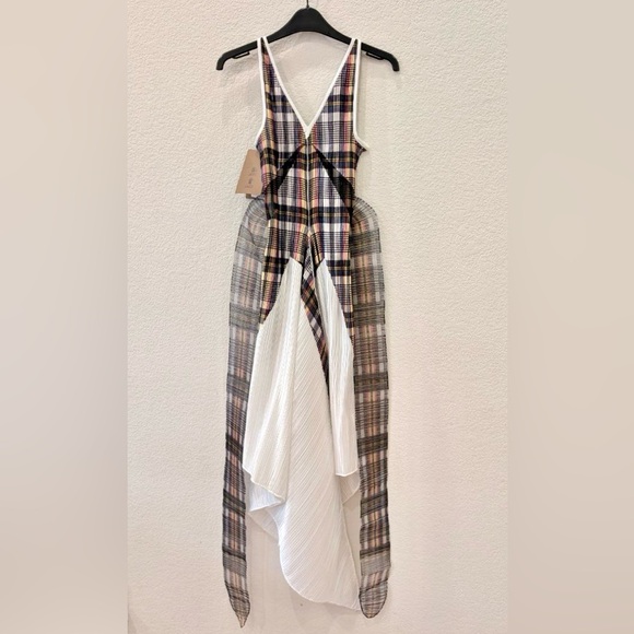 NWT Burberry London Plaid and White Runway Plisse Dress - Picture 8 of 16